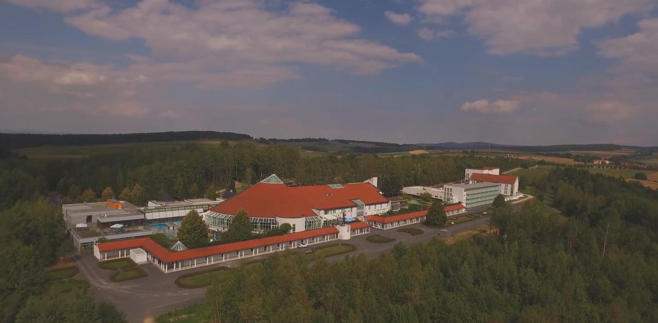 Kurhotel Pyramide Sibyllenbad Neualbenreuth Exterior photo